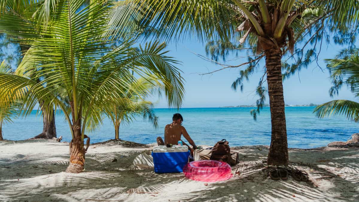 Roatan vs Utila: Which Honduran Island is Right for You?