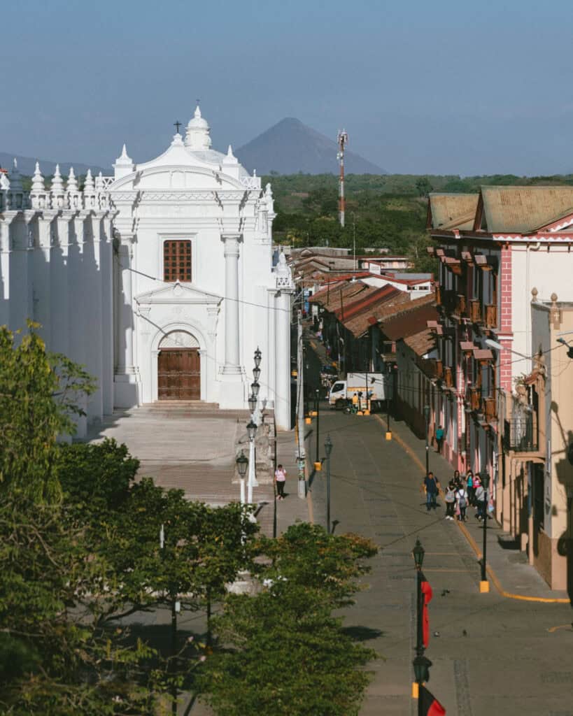 18 Best Things to Do in Leon, Nicaragua 6 Another view of León’s streets, with the majestic volcano forming a dramatic backdrop to the colonial architecture.